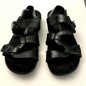 Vionic Podiatrist Designed Adjustable comfort sandals size 9